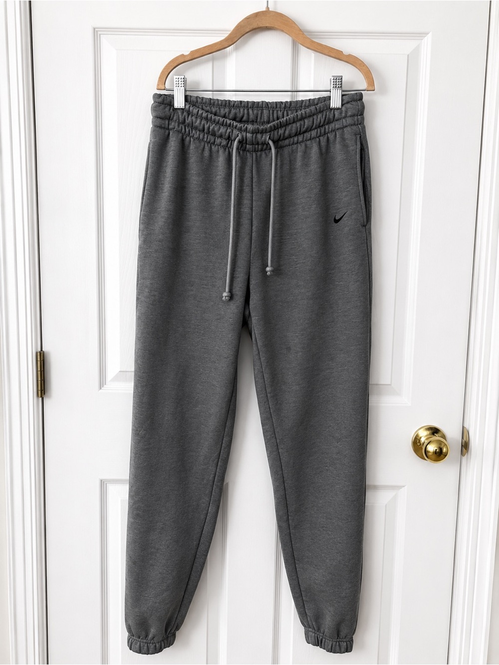 Nike Women's Gray Fleece Jogger Sweatpants